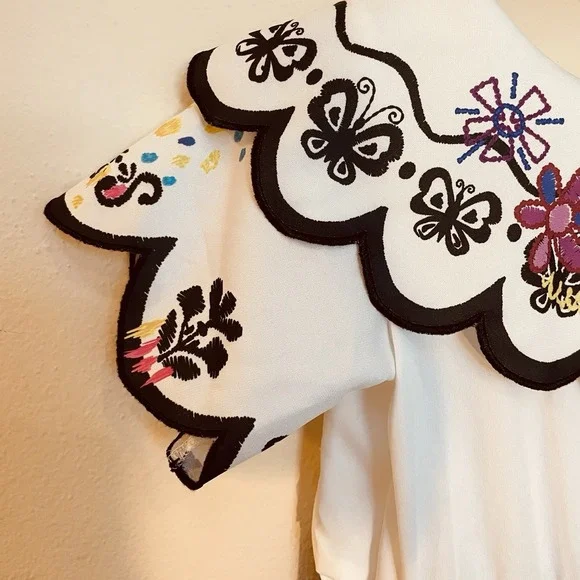 Disney Store Encanto Mirabel Deluxe Costume Dress Girls Size 9/10 - Picture 13 of 15